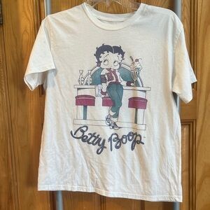 Betty Boop Cream Tee with Retro Diner Graphic and Pink Accents
